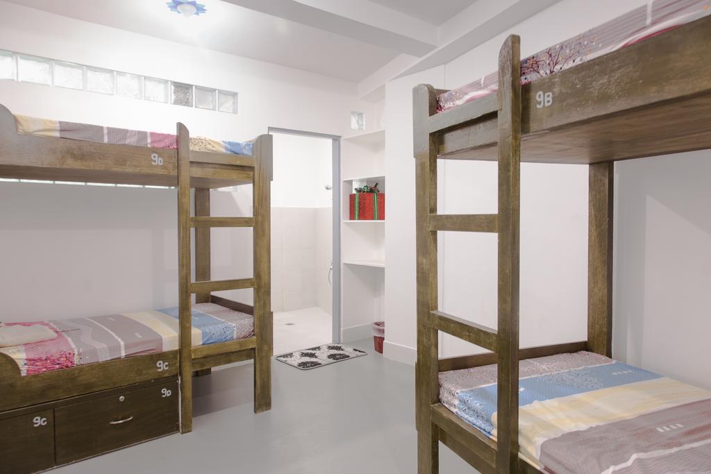 Lokal Hostel Макати Номер фото